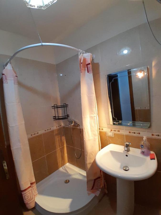Cozy Apartment In The City Center 2 Shkoder Bagian luar foto
